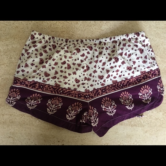 Full Tilt 100% Rayon Shorts🌸 - Picture 2 of 5